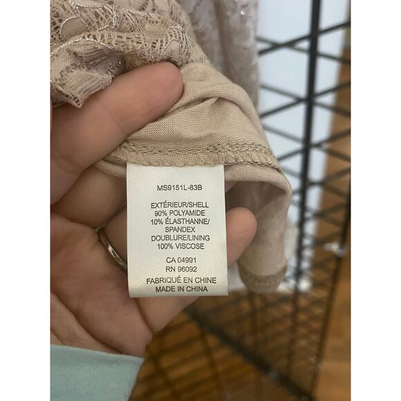 Carolina Belle Montreal Lace Cold Shoulder Top Sz M - Picture 3 of 4